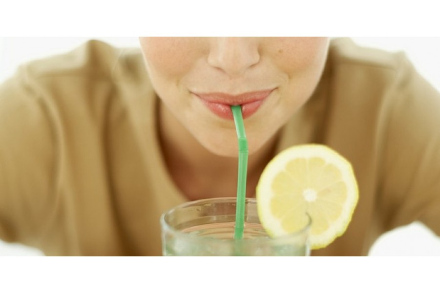 Những lợi ích thần kỳ khi uống nước chanh vào buổi sáng